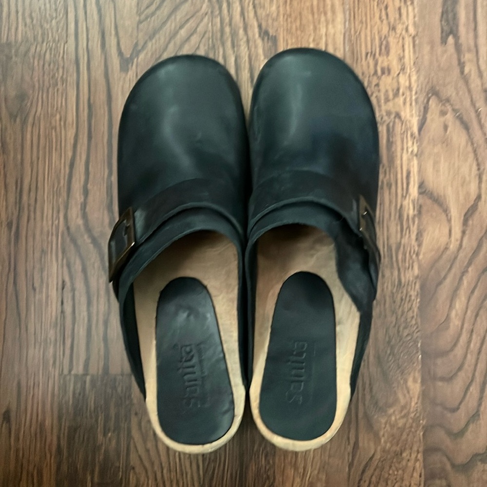 Sanita black leather wood clogs with buckle, size 39